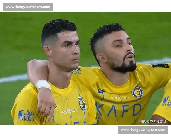 历史性逆转!新月主席泪洒球员通道 拥抱英雄将士创亚洲纪录 历史性逆转!新月主席泪洒球员通道 拥抱英雄将士创亚洲纪录