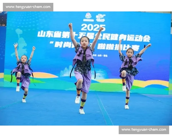 山东省第十五届全民健身运动会 “时尚青岛” 啦啦操赛圆满收官 700 余名选手展活力风采